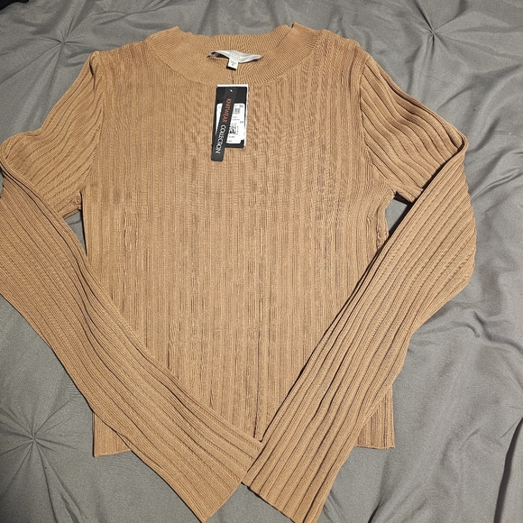 NEW GUESS SWEATER - Picture 3 of 8